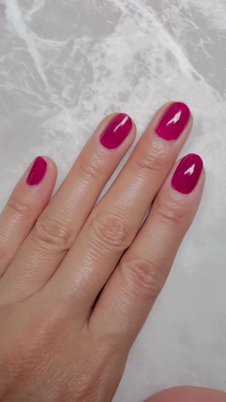 HOMEI 12 FREE Nail Cover Hardener Cranberry Red on nails video